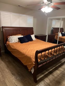 King size sleigh bed