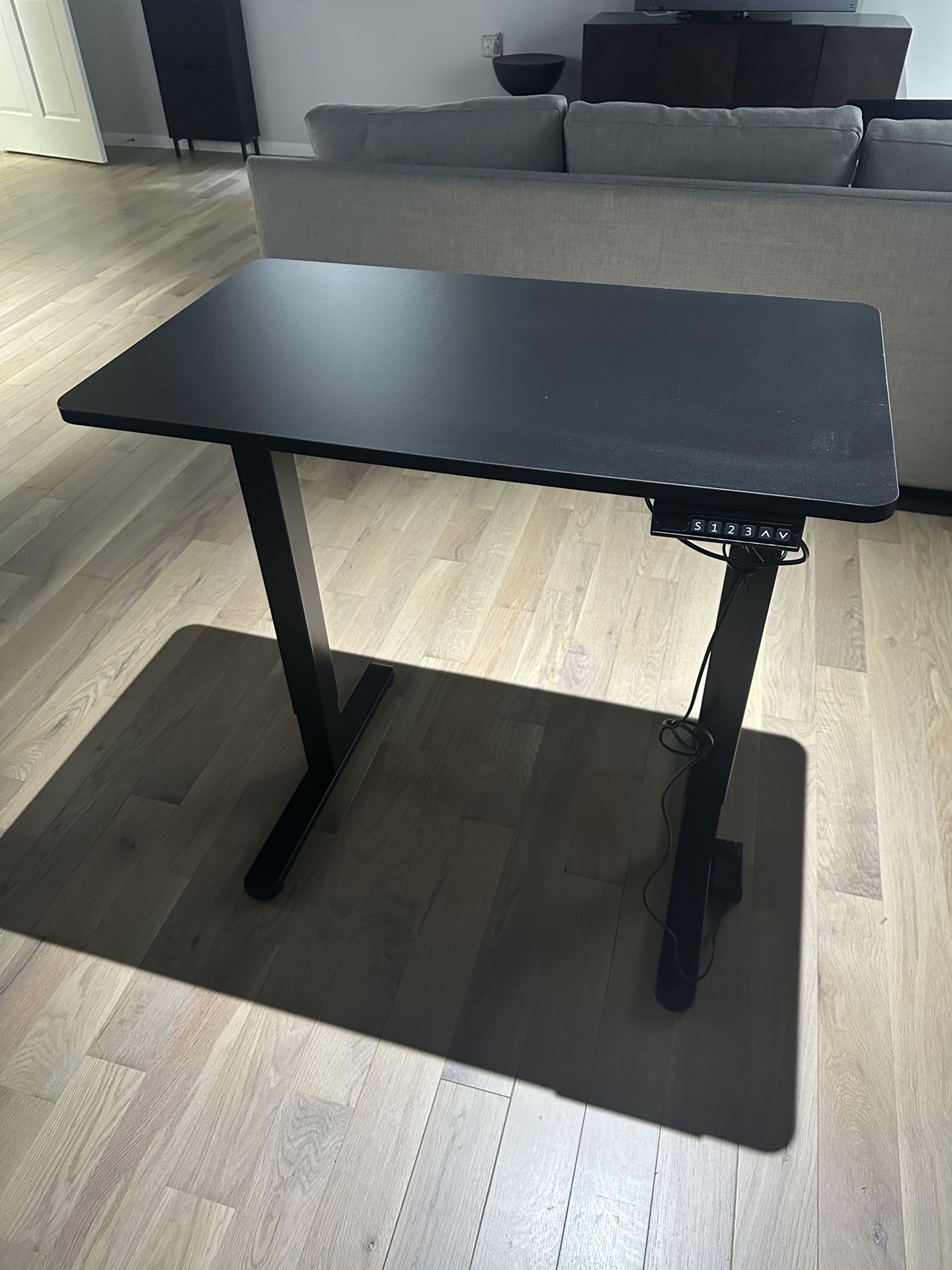 Electric Standing Desk, 35" x 20" Height Adjustable w/ Saved Positions