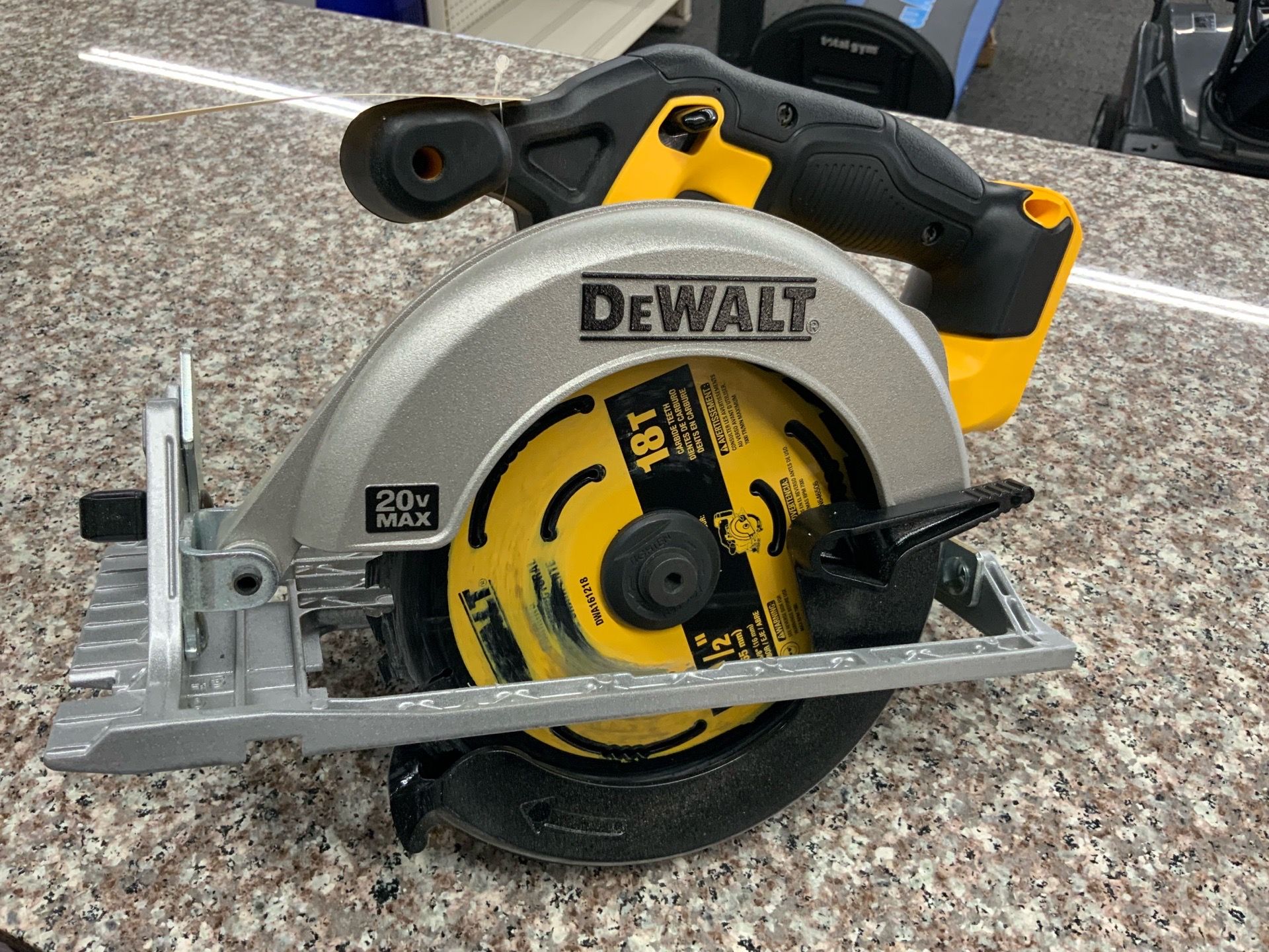 Dewalt 20v 6-1/2” cordless circular saw