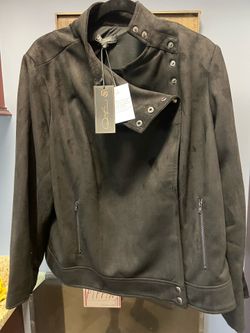 New w/ tags Ladies Diane Gilman Black poly/ spandex Suede fully lined jacket with snaps& zippers size 1X