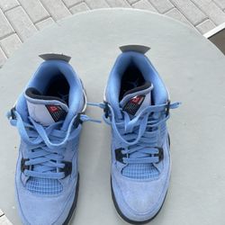 Air Jordan 4 Retro “University Blue” – Size 6 – Great Condition