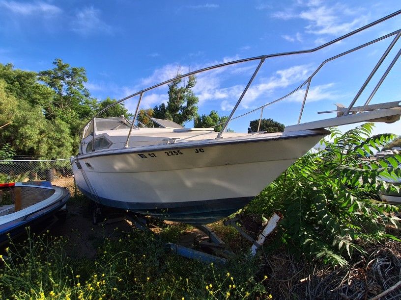 28ft Boat And Trailer. Free