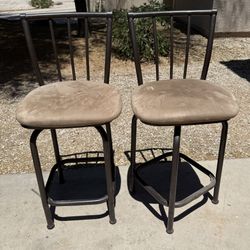 2 Bar Stools