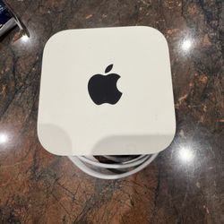 Apple AirPort Extreme Wi-Fi Router (Model A1521) – Used, Excellent Condition