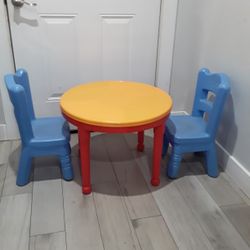 Toddlers Table With Two Chairs 