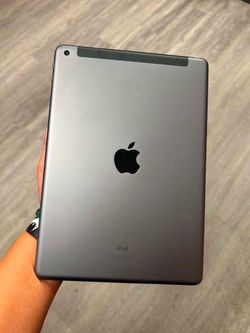 iPad 7th gen 32GB wifi & lte