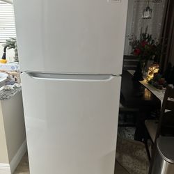 Frigidaire Refrigerator 