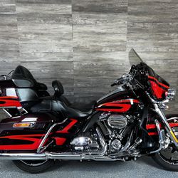 2017 Harley Davidson FLHTKSE CVO Ultra Limited Touring 