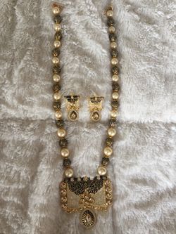 Necklace set