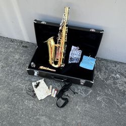 Sax Yamaha YAS 23 Eb Alto Saxophone With Lyre Brush Mouthpiece and Case