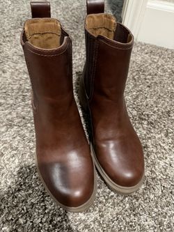 Women Boots Size 7