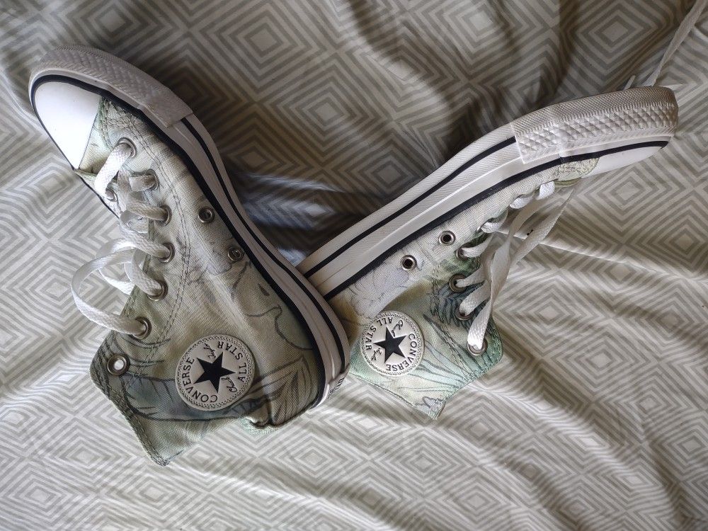 Men's Size 4 Women's Size 6 Converse All Stars