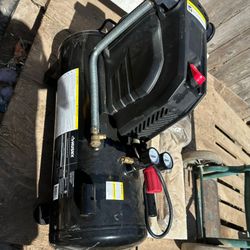 8G 150 PSI Hotdog Air Compressor