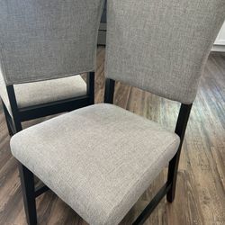 4 Dining Chairs! 