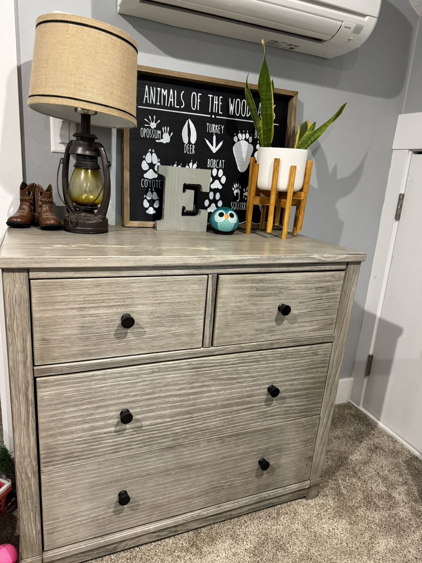 Dresser W/ Changing Table Attachment