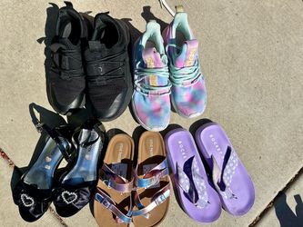 Girl shoes size 4
