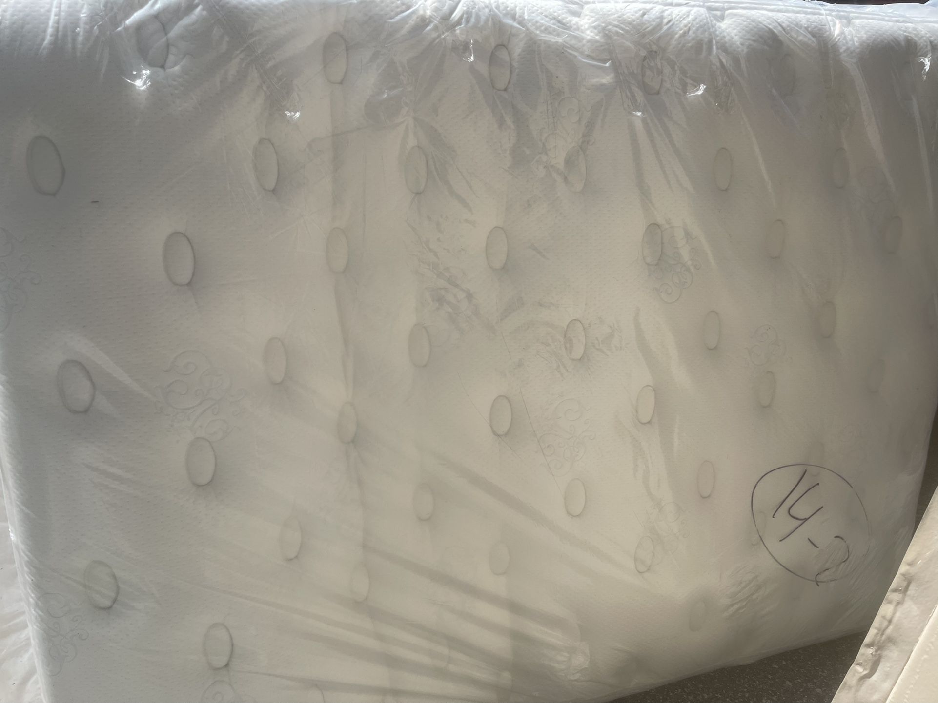 Beauty rest pillow top queen mattress and box spring 