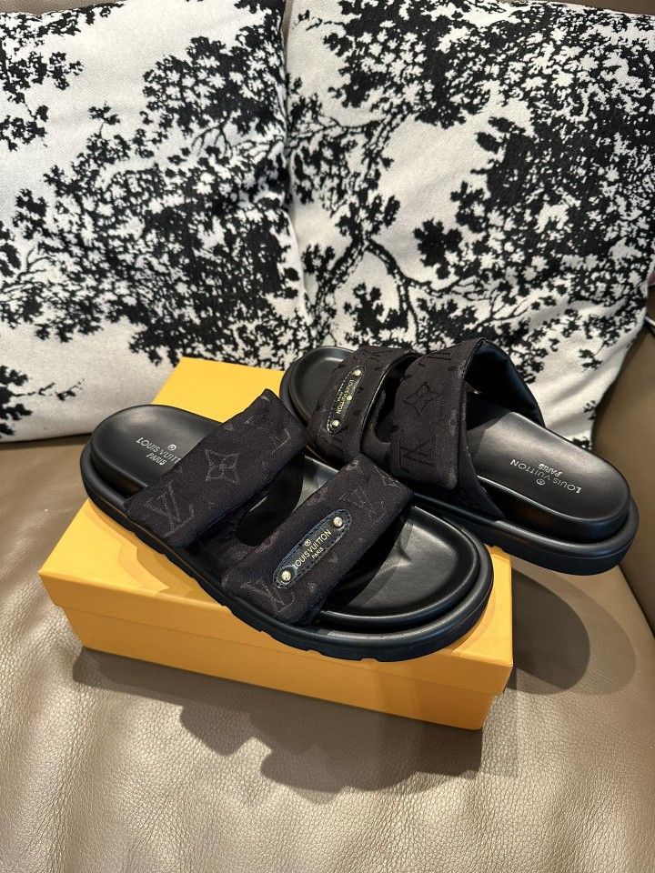 L.V sandals Size 4-11