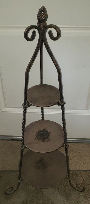 Rustic 3-Tier Vintage Metal Plant/Cake/Display Stand