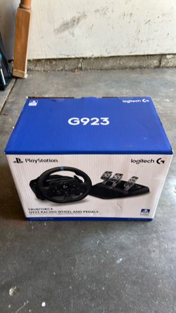 PlayStation Logitech G923 racing wheel and pedals