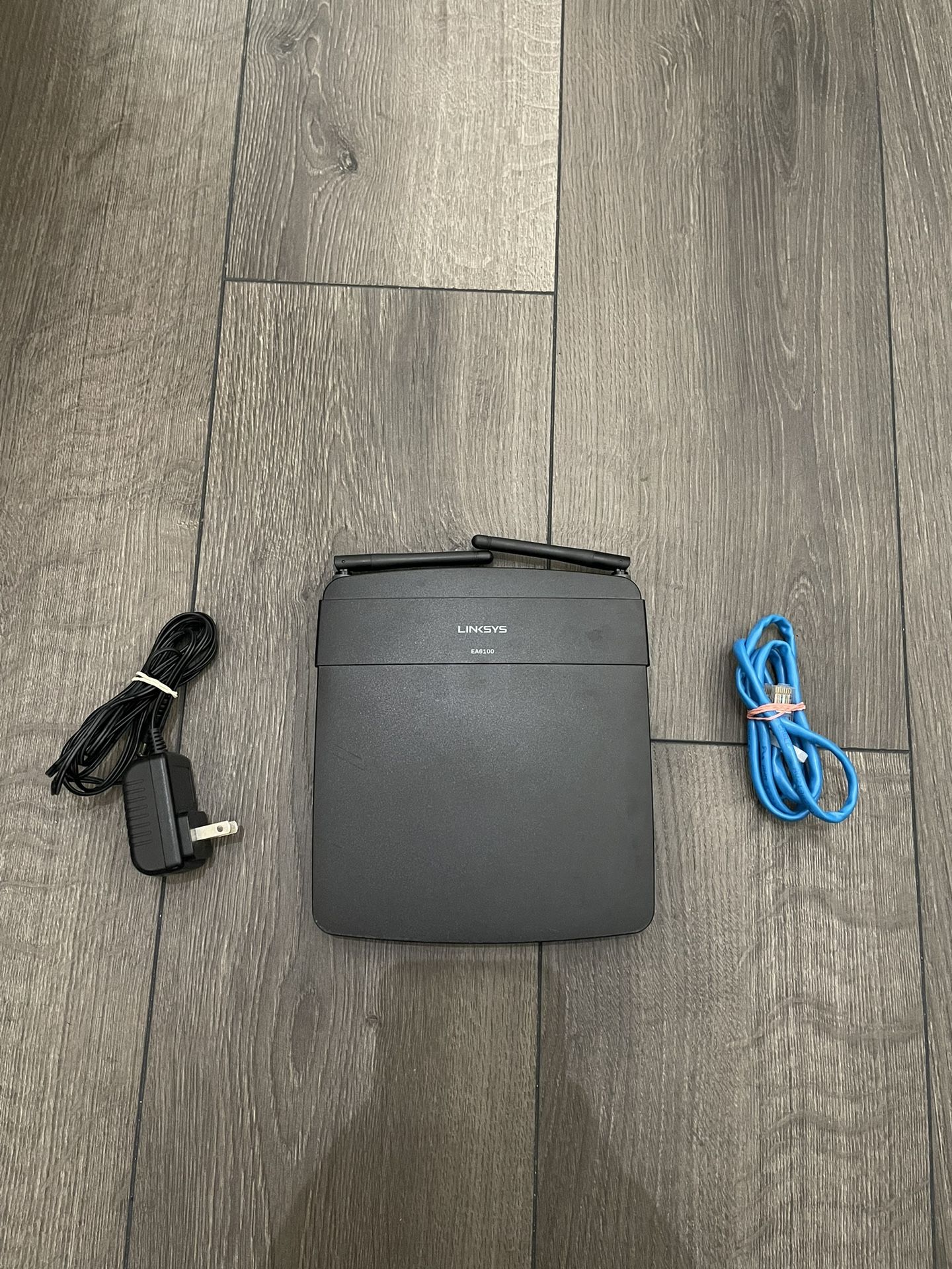 LINKSYS EA6100 Wi-Fi Router