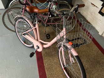 Bike with basket and rear rack