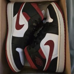 Jordan 1 Mid Gym Red