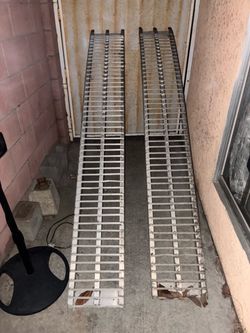 Five star mfg loading ramps 750lbs capacity each (1500lbs) combined