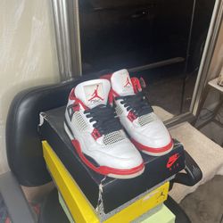 Jordan 4 Red Thunder 