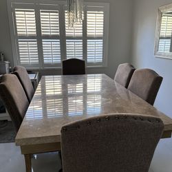 High End Dining Room Table Set - Like New!