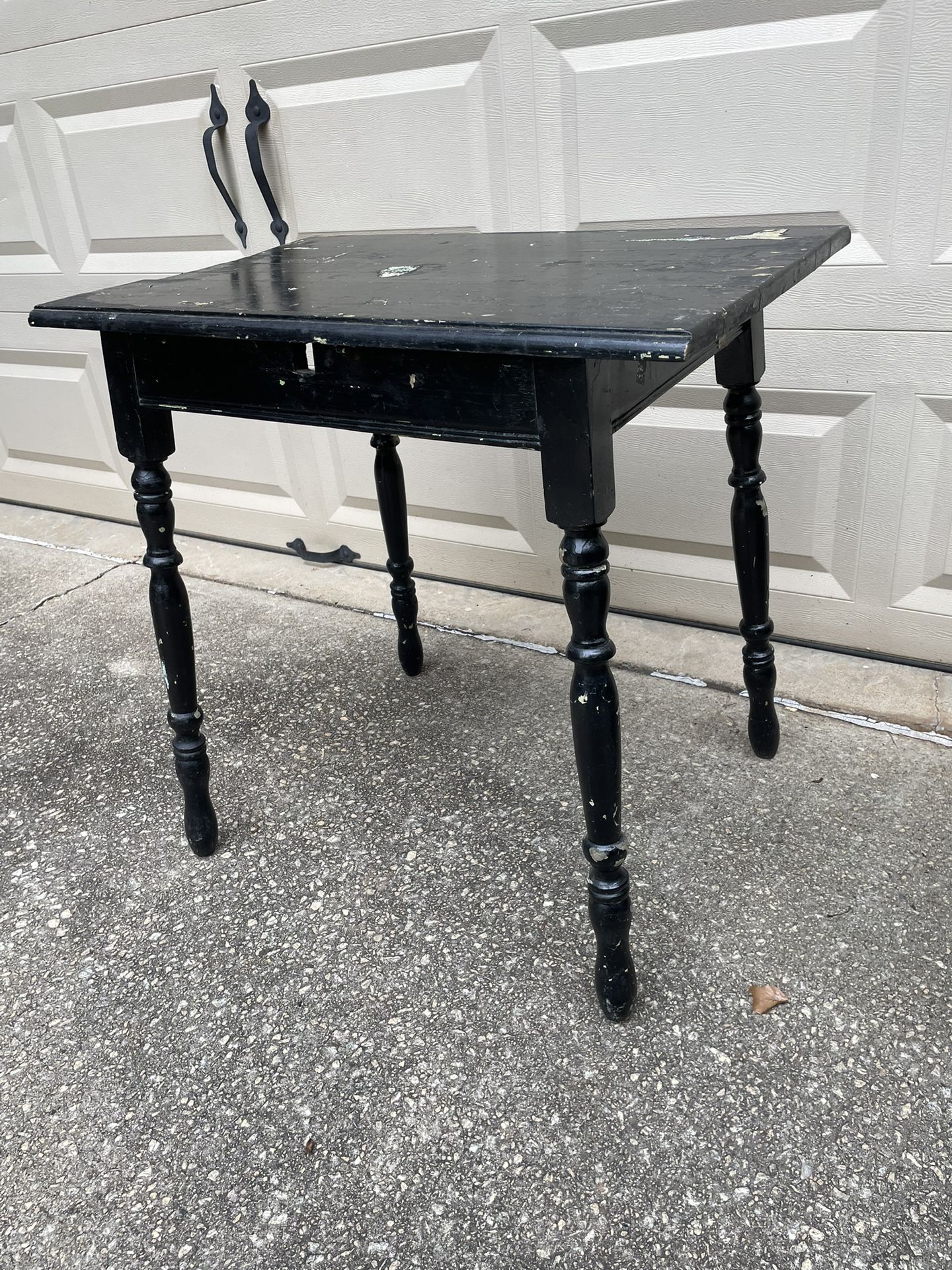 DIY Vintage Wooden Table