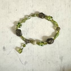 Green Beaded Stretchy Bracelet 