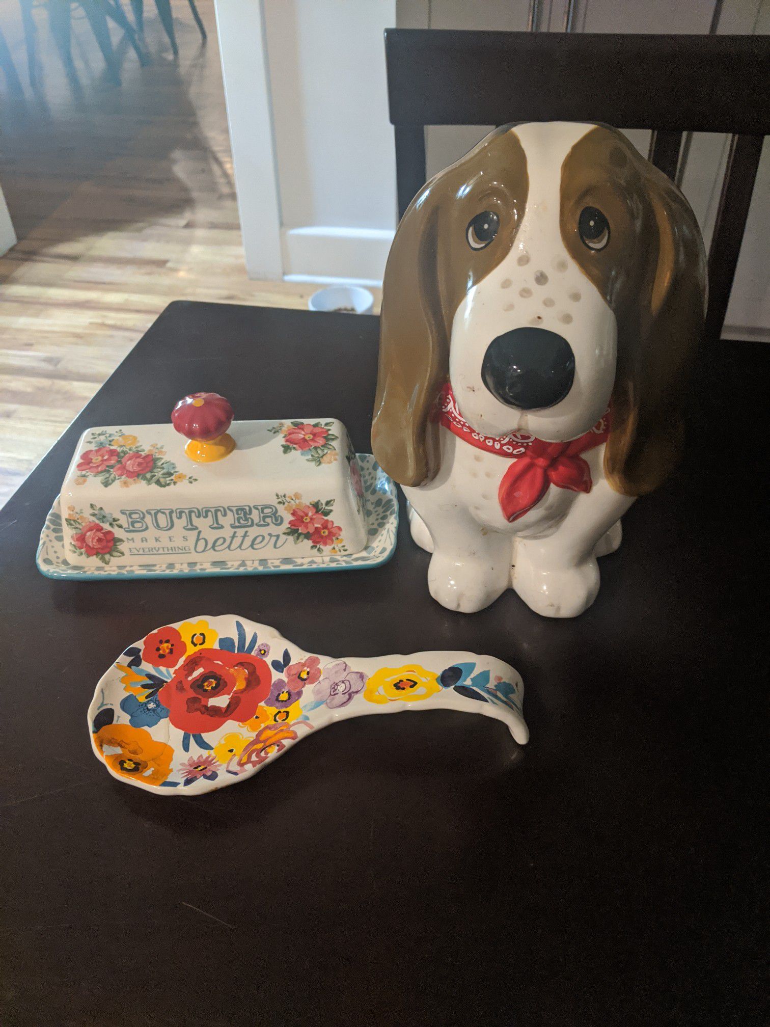 Kitchen essentials - floral/dog