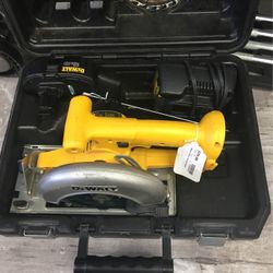 DeWalt Circular Saw 