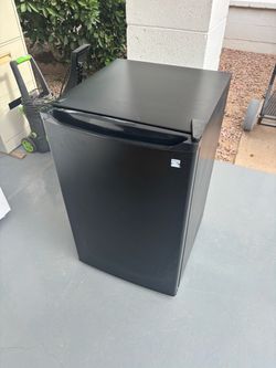 KENMORE MINI REFRIGERATOR