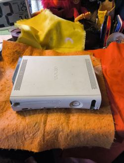 Original xbox 360 with falcon motherboard must have collectible as is read full description