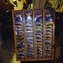 Blue Card Hot Wheels  44 Cars Wt  WoodenCase
