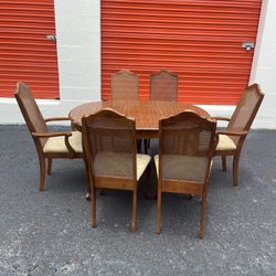 Vintage Broyhill Lenoir House Dining Table and Chairs - Excellent condition - Dining Set 6 Seats