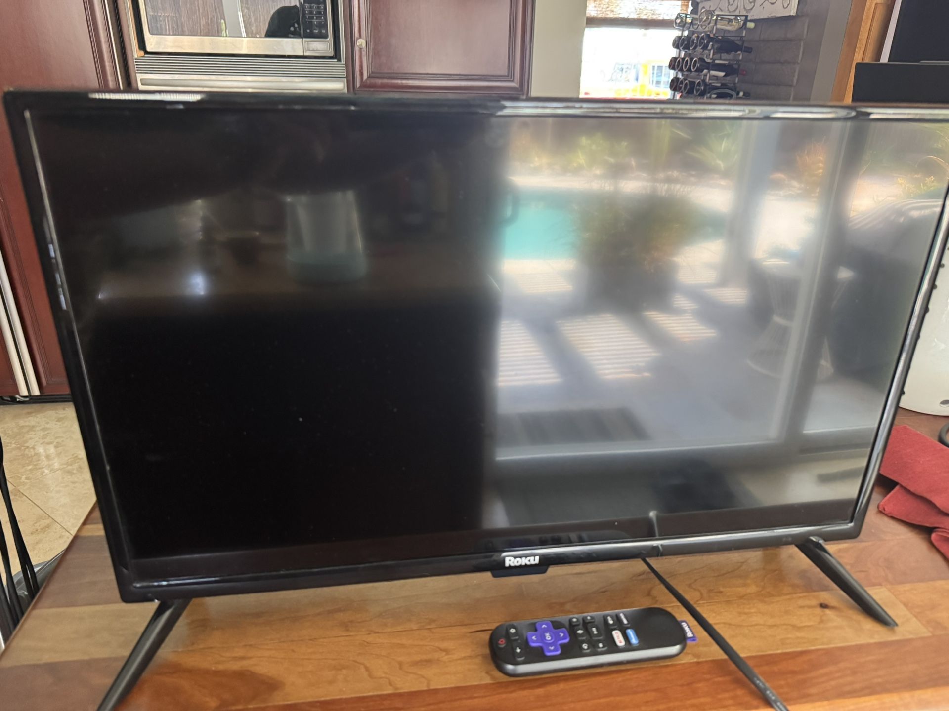 24” Roku Smart Tv