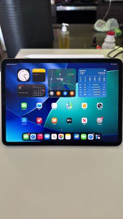 iPad Pro 11” 64GB Wi-Fi + Apple Pencil + Case - Excellent Condition
