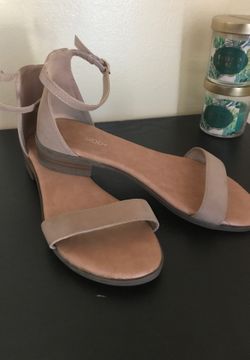 Shoe Size 6 1/2 $5