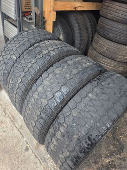 4 tires LT 275/70/18 Firestone Destination X/T