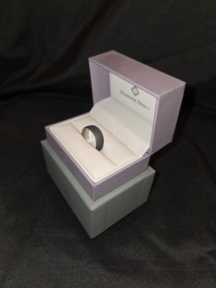 14K White Gold Men’s Wedding Band – 6.5mm, Wire Brush Finish