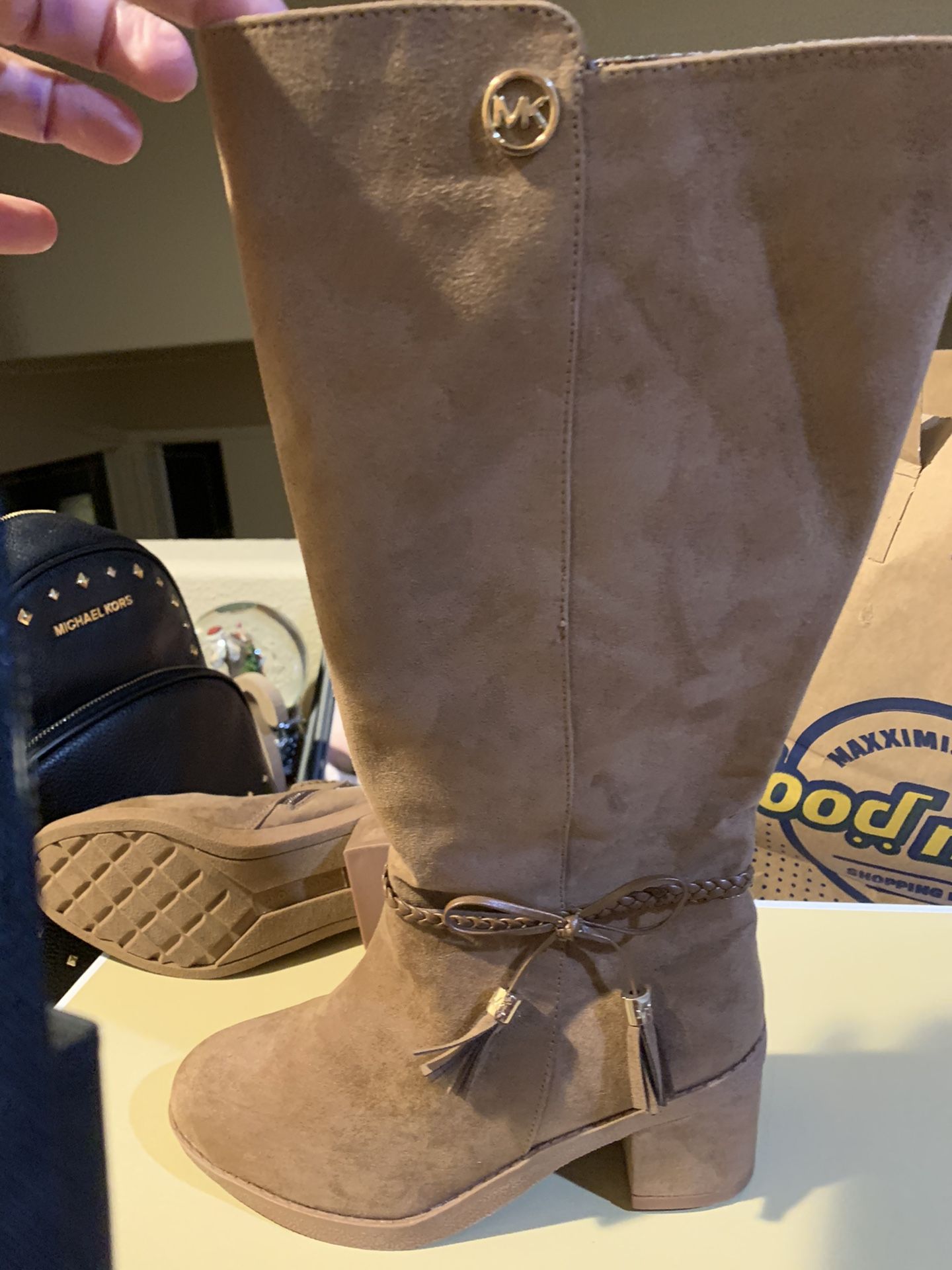 Michael Kors boots size 4 girls