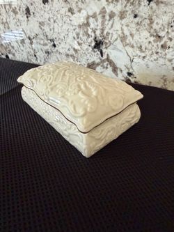 Elegant Cream Color Porcelain Lidded Trinket Box