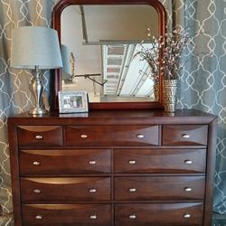 Beautiful Solid Wood Hightop Tripple Dresser And Mirror. Excellent Condition 