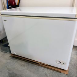 Chest Freezer (43”) – For Parts or Repair – Priced to Sell