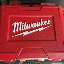Milwaukee  Box 