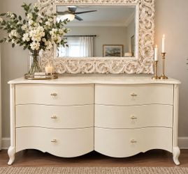 Cream French Provincial 6-Drawer Dresser