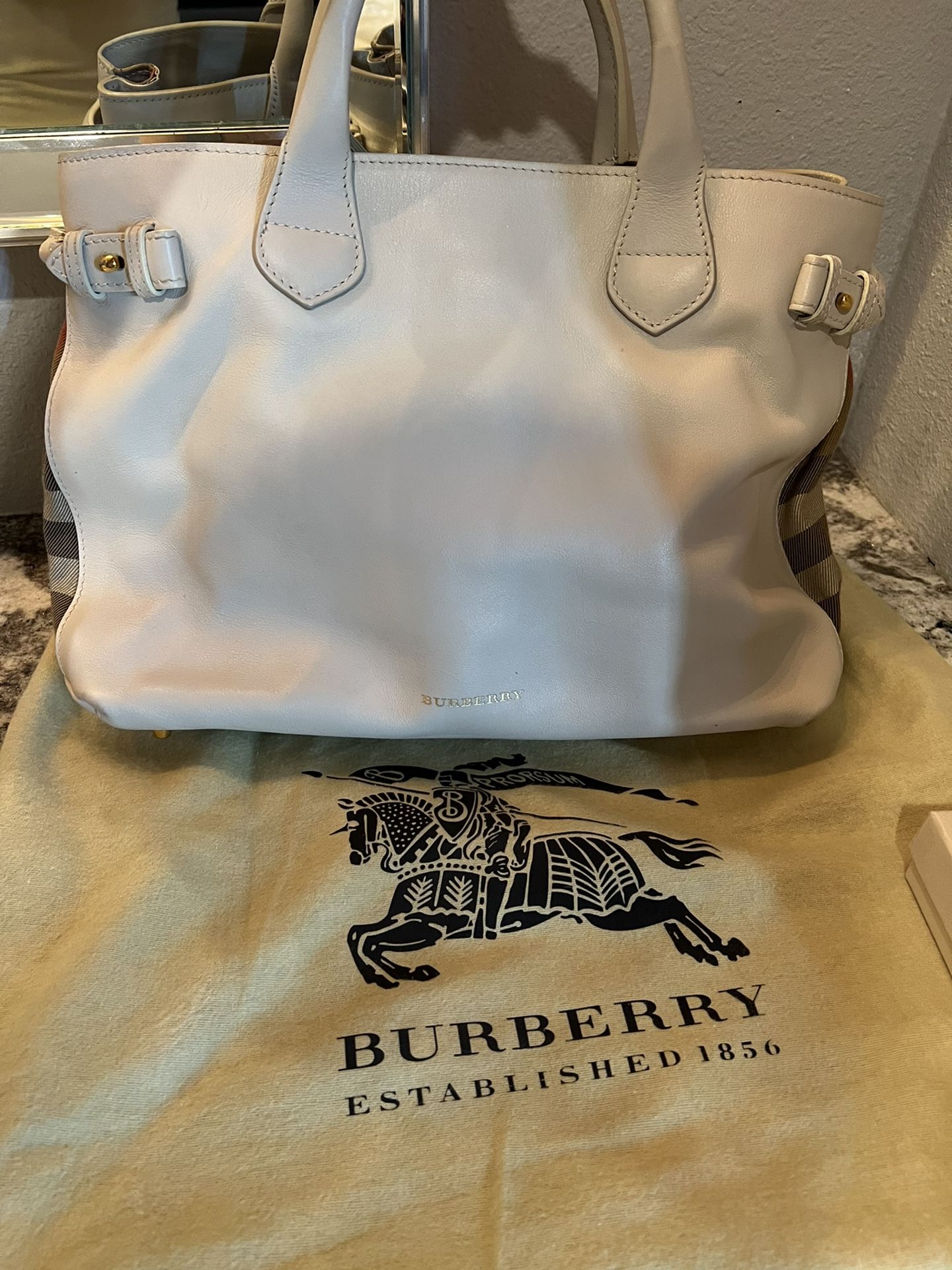 Burberry Purse 